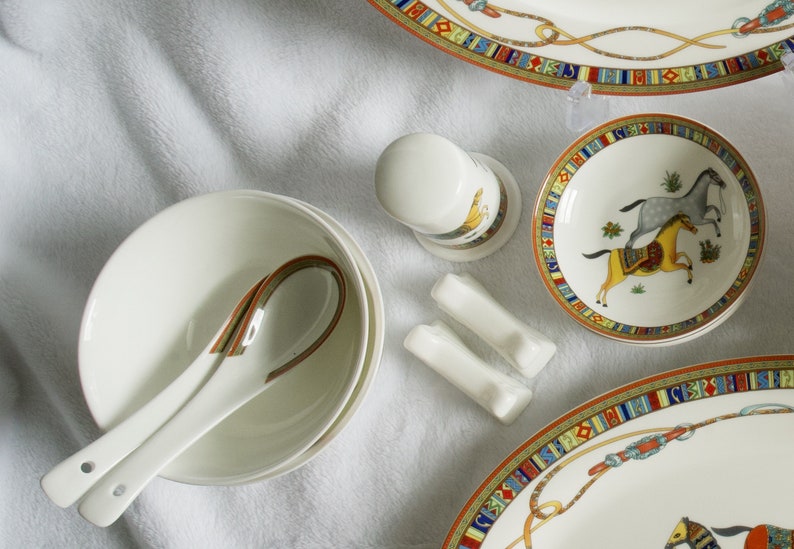 Vintage Bone China Dinnerware Set, Made in China jingdezhen Porcelain