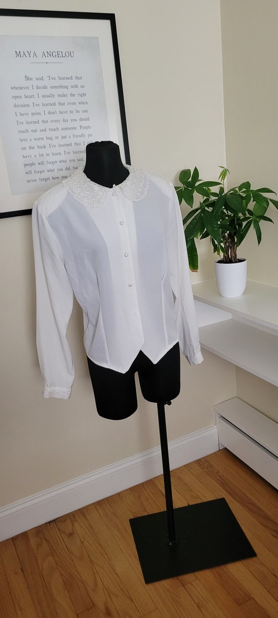 Vintage White Blouse with Pearly white buttons - image 6