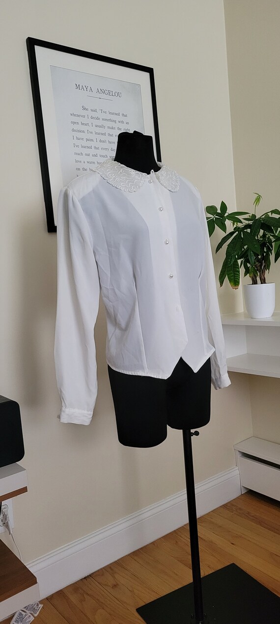 Vintage White Blouse with Pearly white buttons - image 7