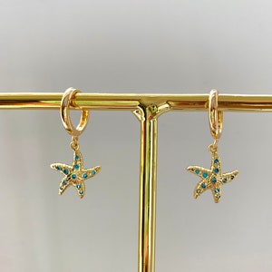 18kt gold plated star fish huggie hoop earrings Bild 4