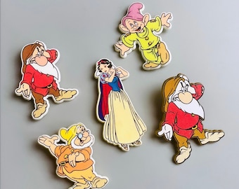 Insignias de plástico vintage de Blancanieves, elige la tuya, pines de Disney de los 90, Blancanieves y los siete enanitos, Doctor Gruñón Tontín de Blancanieves