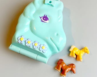 Hermanas Pony de Polly Pocket, 1995 Bluebird Polly Pocket Vintage Blue Pony Head, Mini Set Compacto Nostalgia de los 90 Caballos