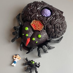 マイティマックス トラップド バイ アラクノイド ドゥームゾーン