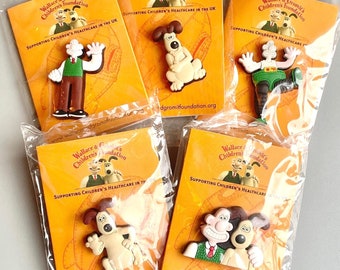 Wallace & Gromit Badges, CHOOSE YOUR OWN, Wallace And Gromit Pin Badge, Aardman Animation Vintage Rubber Pins Sealed