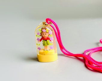 Lutin de Polly Pocket dans son collier, collier médaillon original de Polly Pocket de 1990, jouets pour filles des années 90, collier de lutin Polly en dôme cordon rose