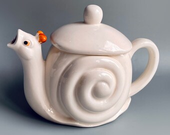 Kitsch Vintage Snail Teapot, Japanese Ceramic Snail Tea Pot Kitsch Vintage Snail Teapot, Japanese Ceramic Snail Tea Pot