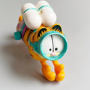Vintage Garfield Wind Up Walker, figurine Garfield rétro des années 80, bouteille d'oxygène de plongée à remonter Garfield The Cat Diving 80's 90's