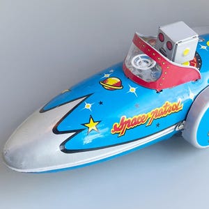 Space Patrol Blech Rakete Roboter Fahrer MF742 Metalmania Blech Teller Sci Fi Roboter Retro Vintage Reibungsspielzeug, große Blaue Rakete