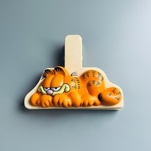 Vintage Garfield Bag Clip, Kitchen Bag Clip Garfielf,  Retro Garfield Collectible, 80's Garf Orange Cat