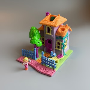 Polly Pocket Giraffe House,  Animal Wonderland Collection, Polly Pocket 1994 Giraffe House With Polly 90&#39;s Bluebird Original PP