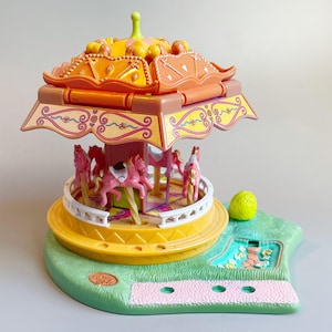 Carrusel bonito giratorio de Polly Pocket, carrusel de feria original de Polly Pocket de los 90. Tiovivo Bluebird de los 90, el carrusel mágico de Polly.