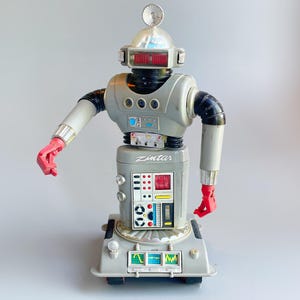 BATTERY  OPERATED  ROBOT   レトロおもちゃ Vintage Red Plastic Battery Operated Robot Toy (V6448) - Etsy