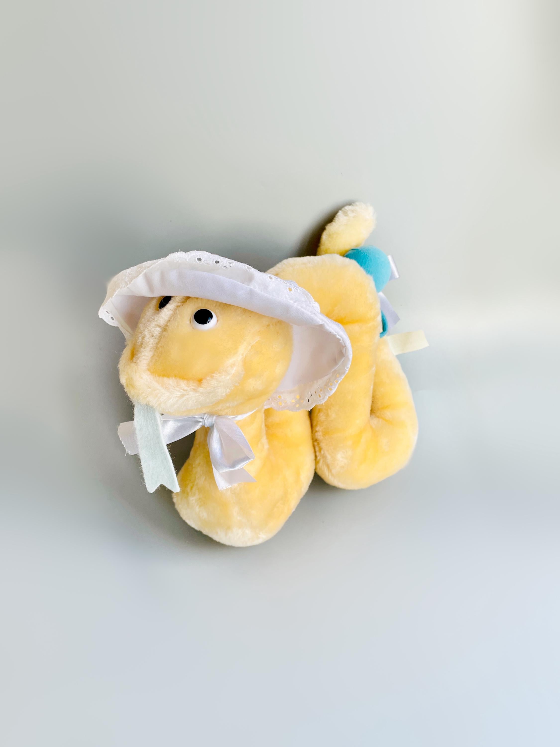 Dakin ぬいぐるみヘビ、ボンネットに入ったヴィンテージキッチュな