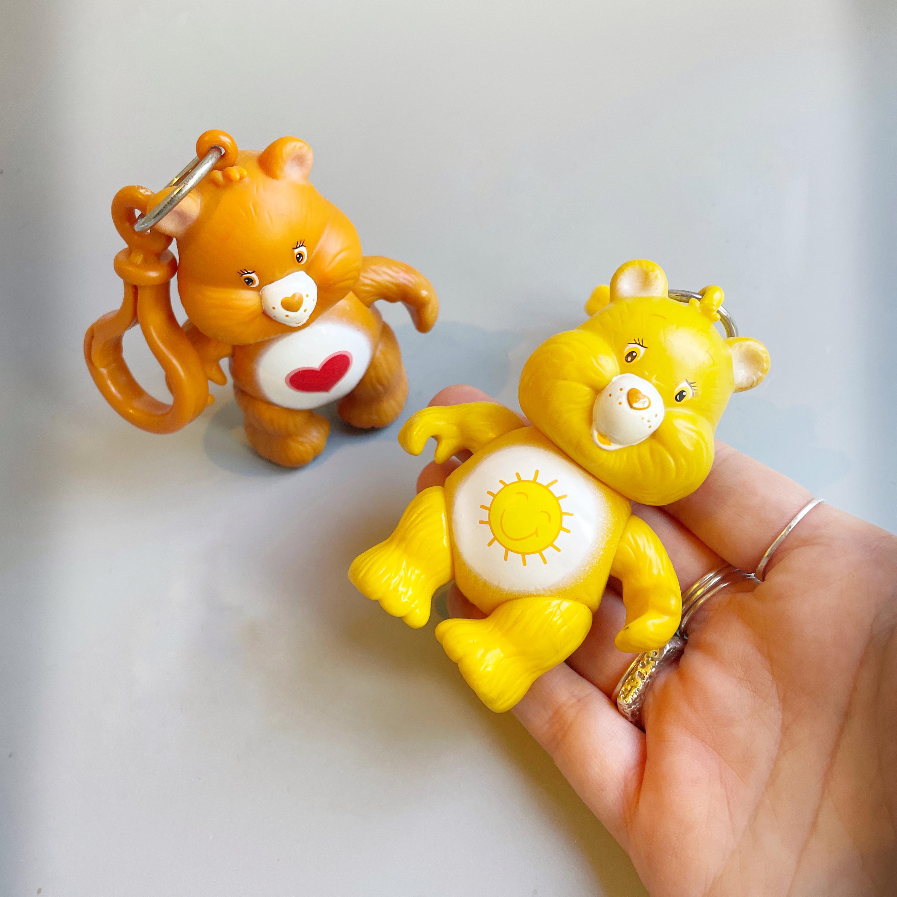 ヴィンテージ ケアベア キーチェーン、お好みのものをお選びください