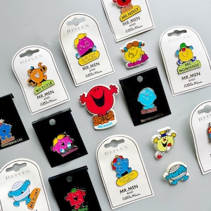 Pin's Mr Men, CHOISISSEZ LE VTRE, Pin's Pin's rétro années 90 Mr Men en émail, Badges Mr Men Little Miss cardés neufs, Mr Noisy