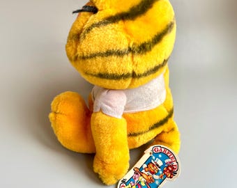 Vintage Garfield Plush Tagged, Don't Ask Garfield in T Shirt