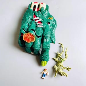 Mighty Max Crushes the Hand, Mighty Max Zombie Hand Doom Zone