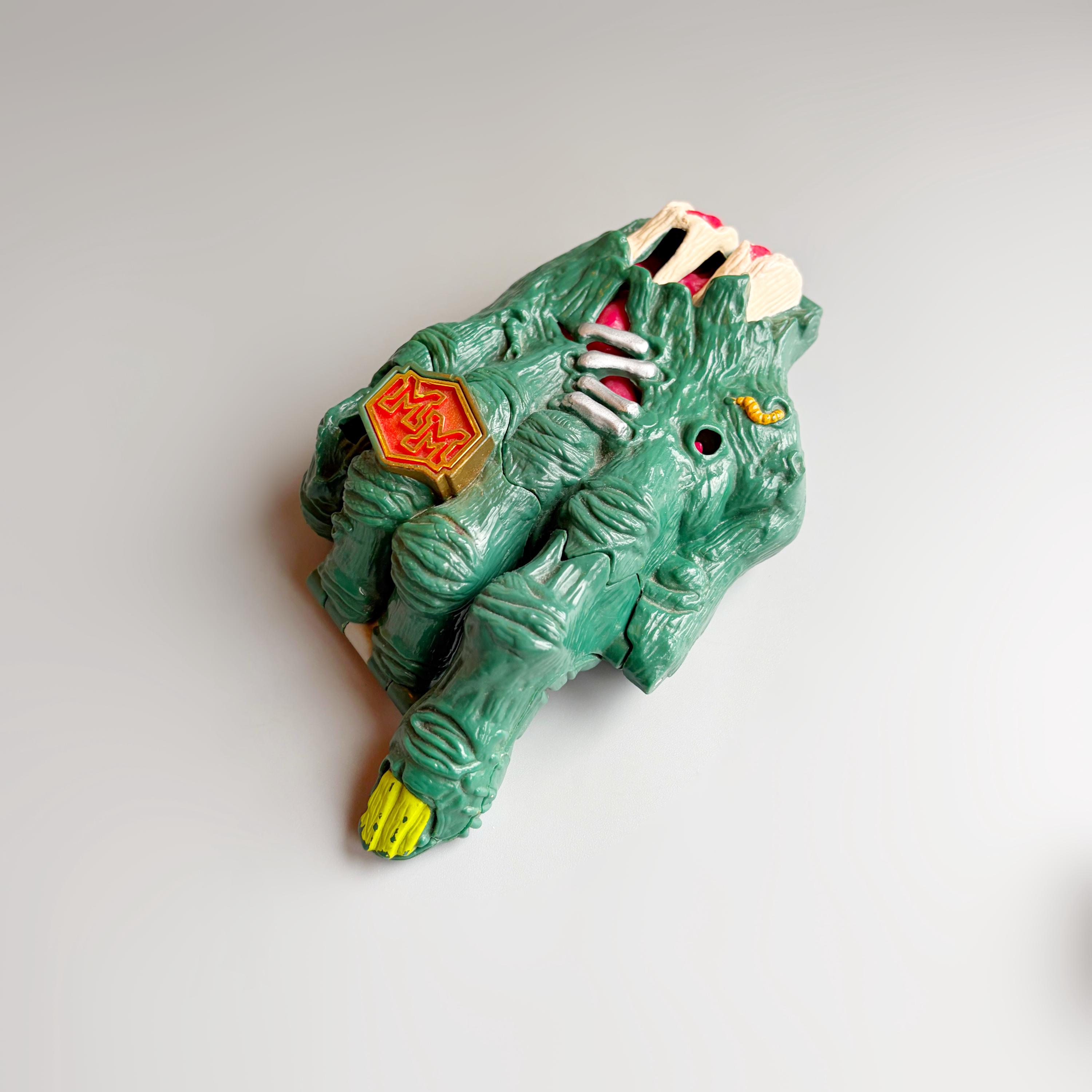 Mighty Max Crushes the Hand Compact Shell, Mighty Max Zombie Hand