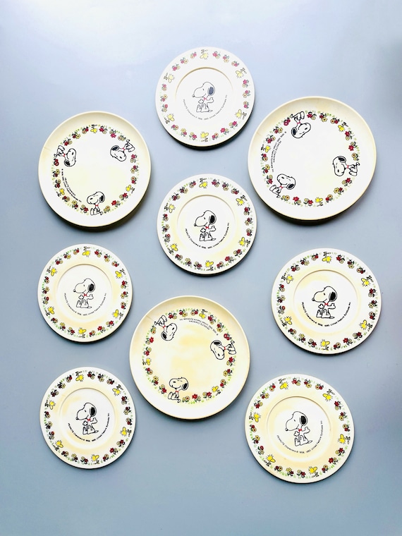 Vintage Snoopy Plastic Plates, 60's Snoopy Tea Set Mini Kids Tea