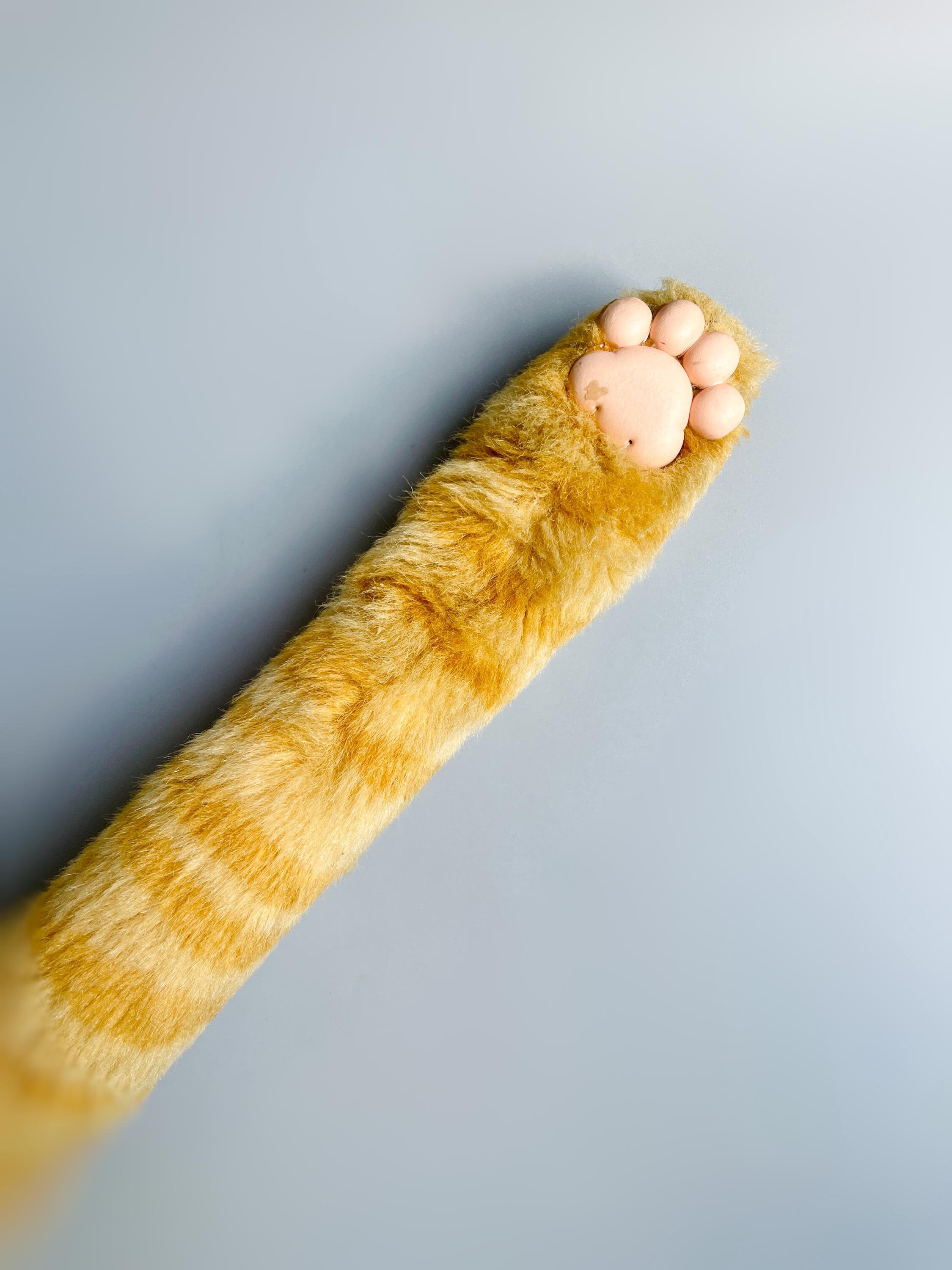 Vintage Bandai Cat Paw Grabber, Japanese Bandai Ginger Kitty Paw