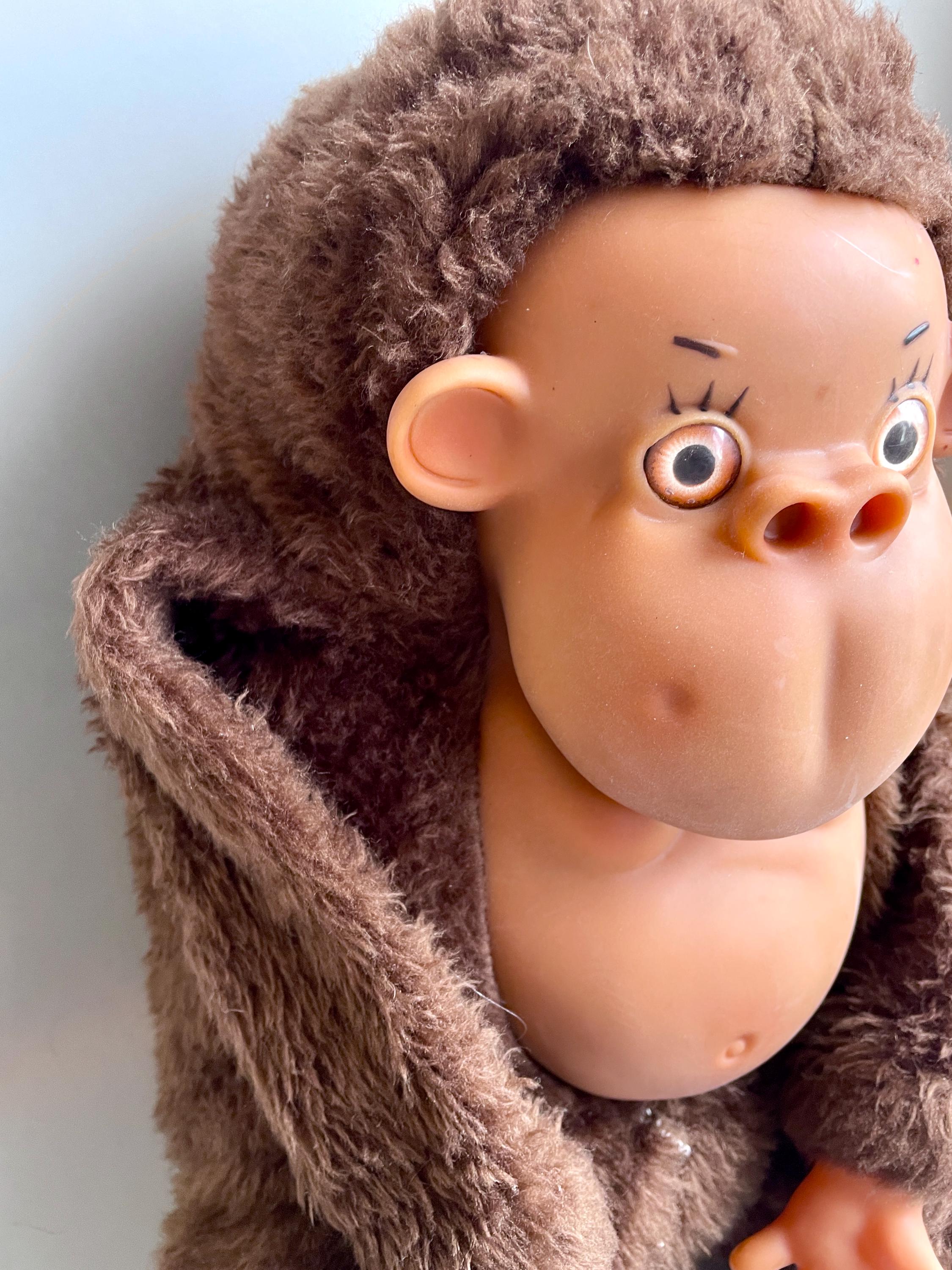 大きなゴリラのぬいぐるみ 京都市動物園エントランスショップ「ゴリランド」 on X