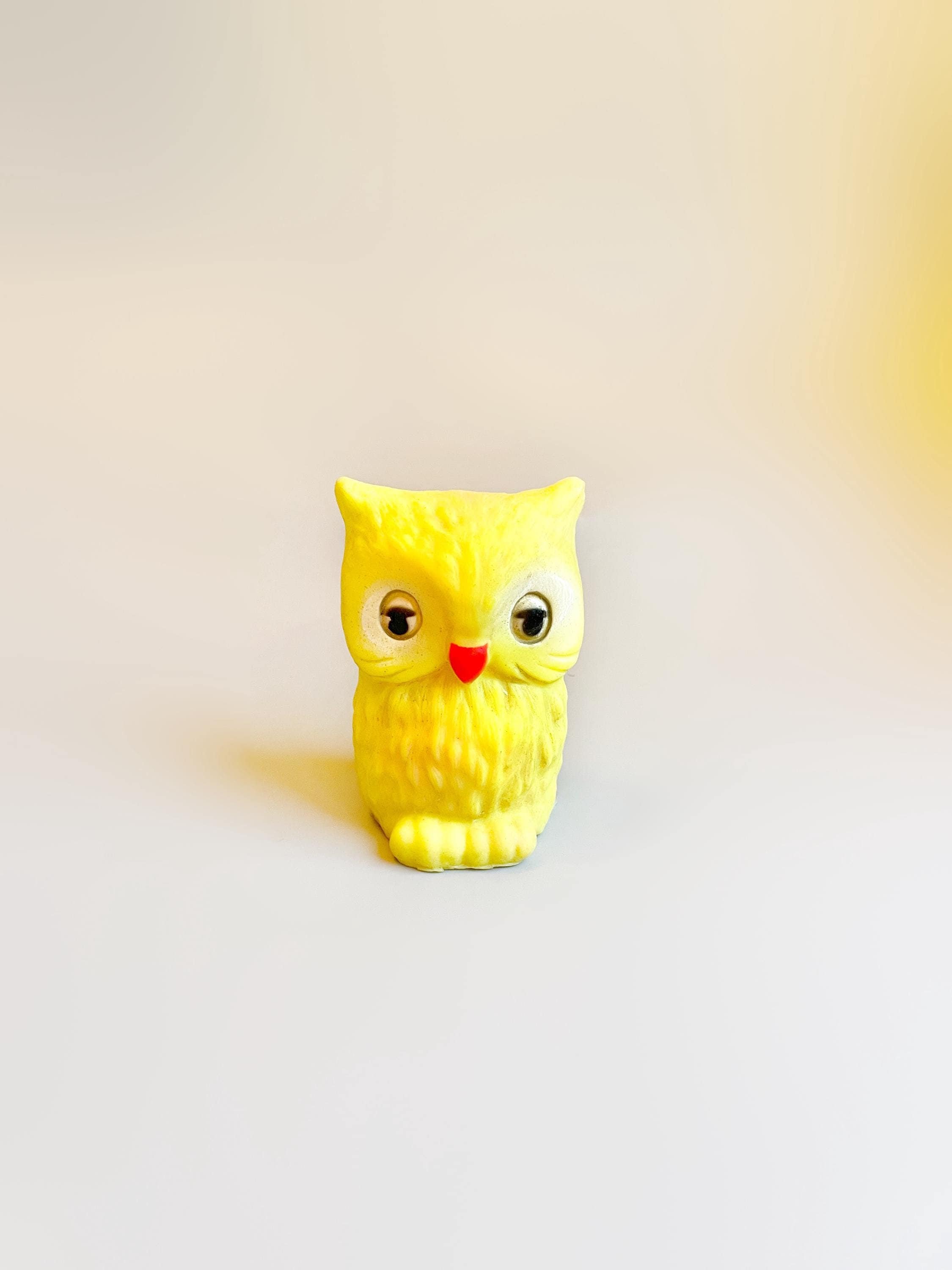 Kitsch Squeak Toy Owl, Vintage Yellow Owl Cute Retro Squeak Toys