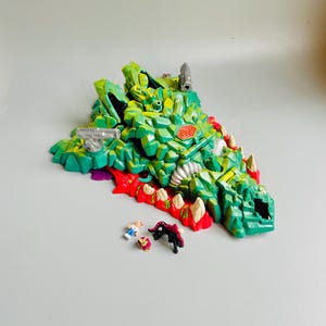Mighty Max Storms Dragon Island, Light up Dragon Mighty Max With 3