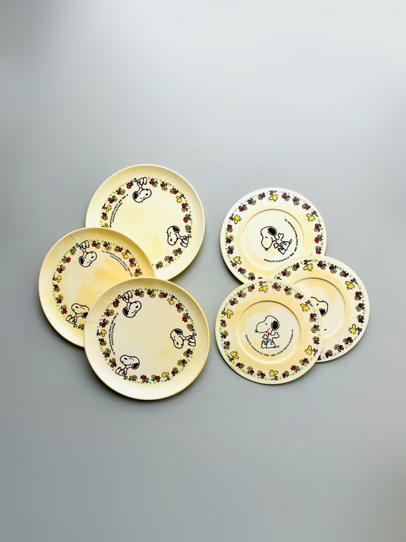 Vintage Snoopy Plastic Plates, 60's Snoopy Tea Set Mini Kids Tea