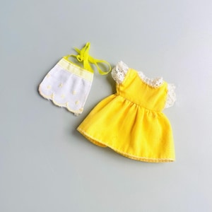 Sylvanian Families Mother Bullrush Frog Clothing, Sylvanian Frog Yellow Dress Pinny Vintage Sylvanian Families Clothes 90&#39;s CHOOSE YOUR OWN