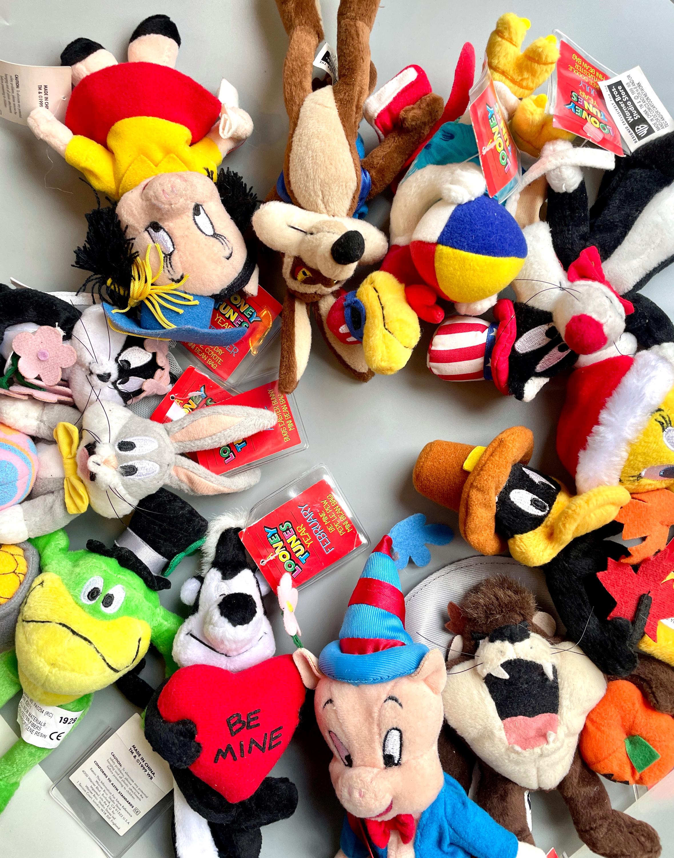 Looney Toons Mini Figures, 90's Vintage Looney Toons CHOOSE