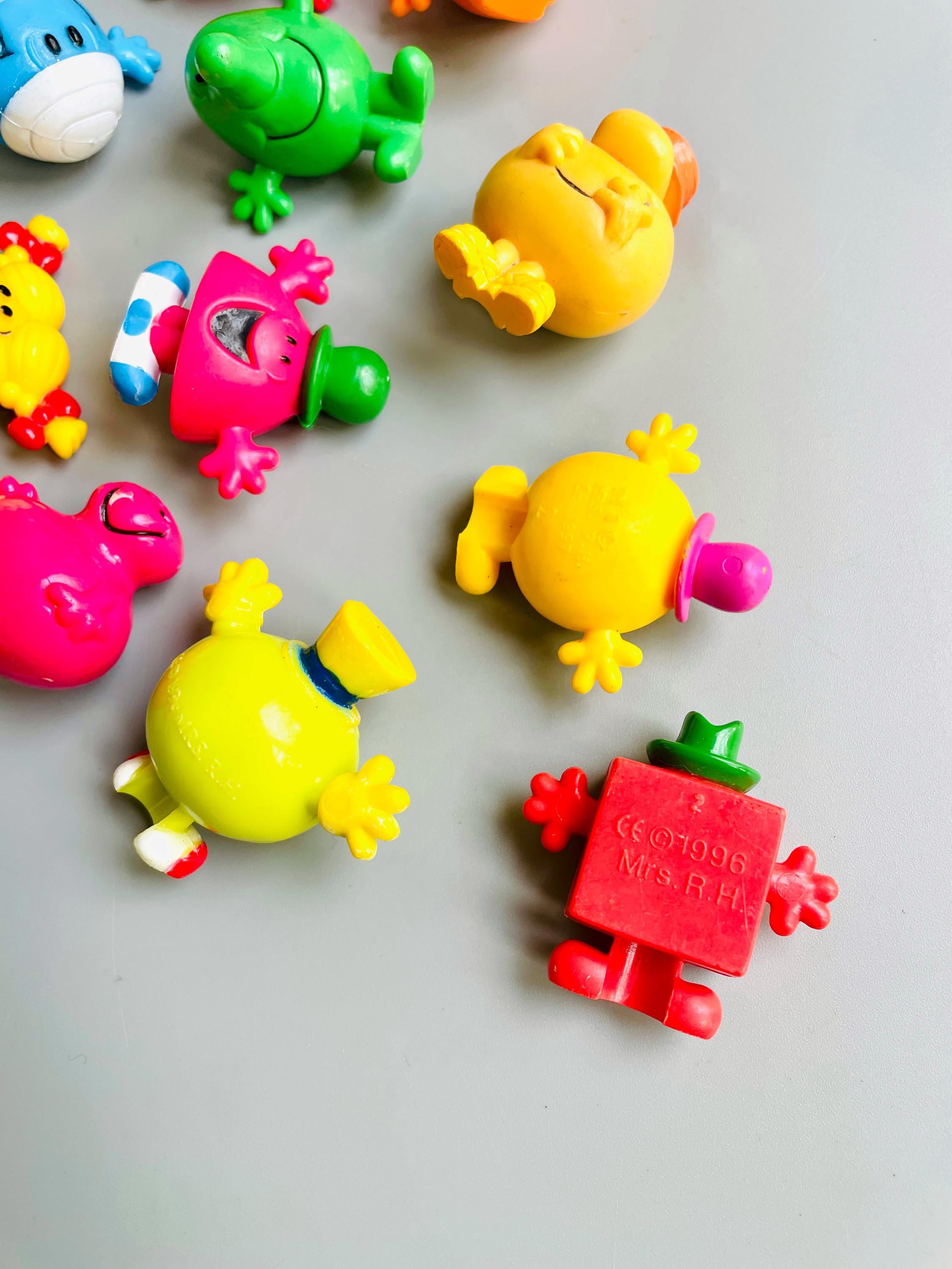 Mr Men Pencil Top Figures, CHOOSE YOUR OWN 90's Retro Mr Men Mini