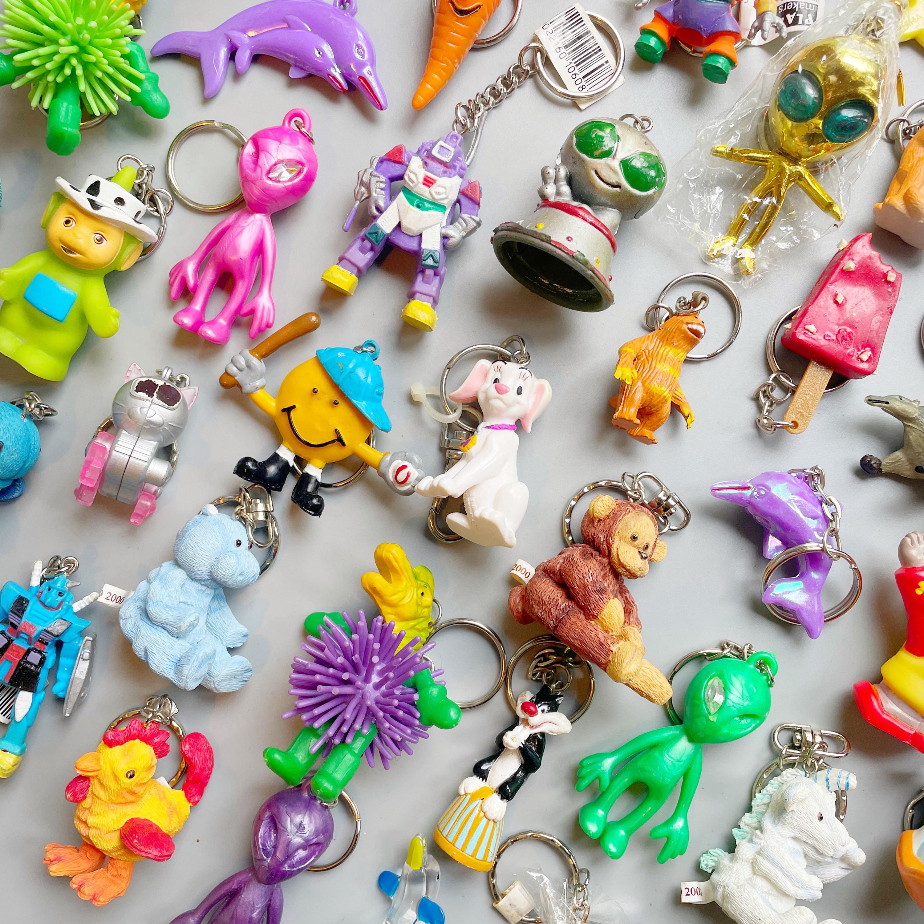 90s Keychains, CHOOSE YOUR OWN, Nostalgic Vintage Keyrings, 80s