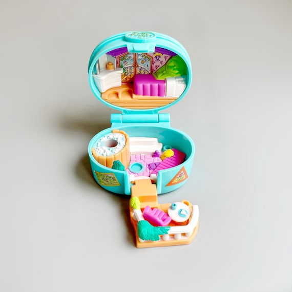 Polly Pocket Summer Villa Compact: 1996 Bluebird Mini Case