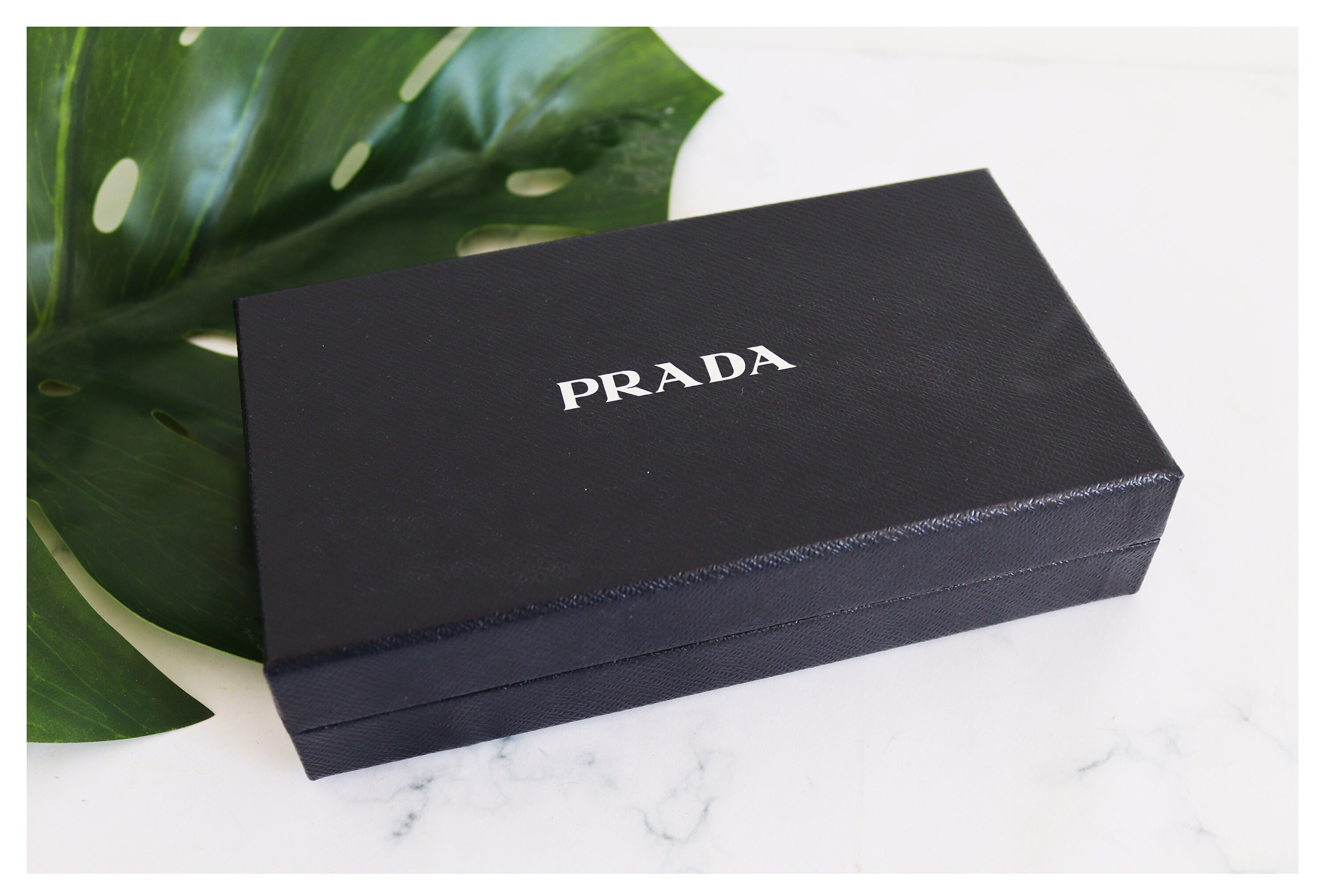 Descubrir 41+ imagen prada boxes Abzlocal.mx