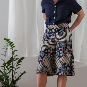 Vintage Boho Long Summer Shorts for Women | Size S - M | Abstract Floral Print Flared Cotton Bermuda Trousers in Blue, Pink & Beige NVS227
