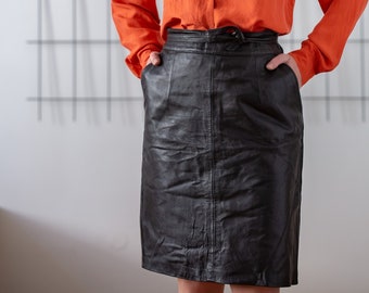 Vintage Leather Midi Skirt in Black for Women | Size L | 1980s Knee Length Pencil Skirt with Pockets NVS1001