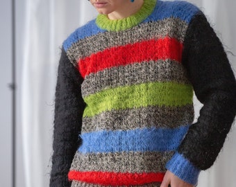 Vintage Colourful Fuzzy Mohair Wool Jumper in Black, Red, Green & Blue for Men | Size M - L | Multicolour Crew Neck Knitted Sweater NVS879