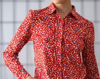 Italian Vintage Floral Cotton Blouse in Red for Women | Size XS - S | Flower Print Button Down Jersey Shirt Top. Made in Italy NVS866