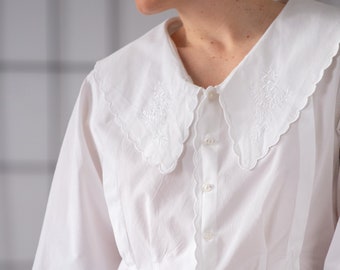 Vintage 100% Cotton Blouse in White with Oversized Collar | Size M - L | Scalloped Waisted Shirt Top Floral Embroidery for Women NVS1114