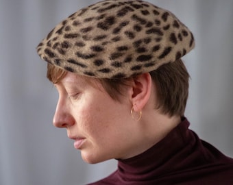 Vintage Ocelot Pattern Beret in Sand & Dark Brown for Women | Size 57 cm / 22.4 inch | Animal Print Wool Angora Hat. Made in Germany NVS1469