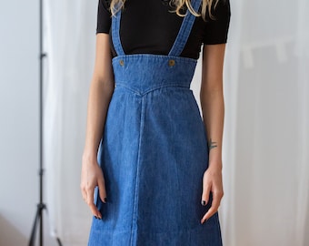 Vintage Denim Pinafore Mini Dress in Mid Blue for Girls | Age 13-14 / Women&#39;s Size XXS | A Line Short Cotton Strap Apron Dress NVS621