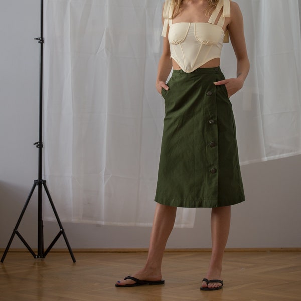 Vintage Military Style Skirt in Army Green for Women | Size XS - S | Button Front A Line Utility Midi Skirt in Khaki with Pockets NVS302