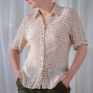 ヴィンテージクリームビスコースフローラルブラウス：シアーボタンシャツ、サイズS-M