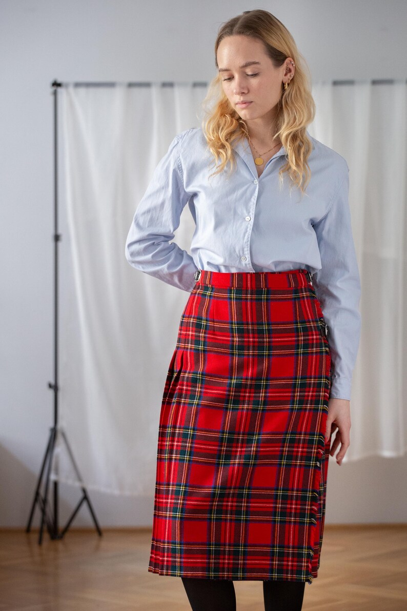 Scottish Vintage Tartan Wool Kilt: Plaid Midi Wrap Skirt in Red for Women (size XS-S), Tailored in Scotland image 9