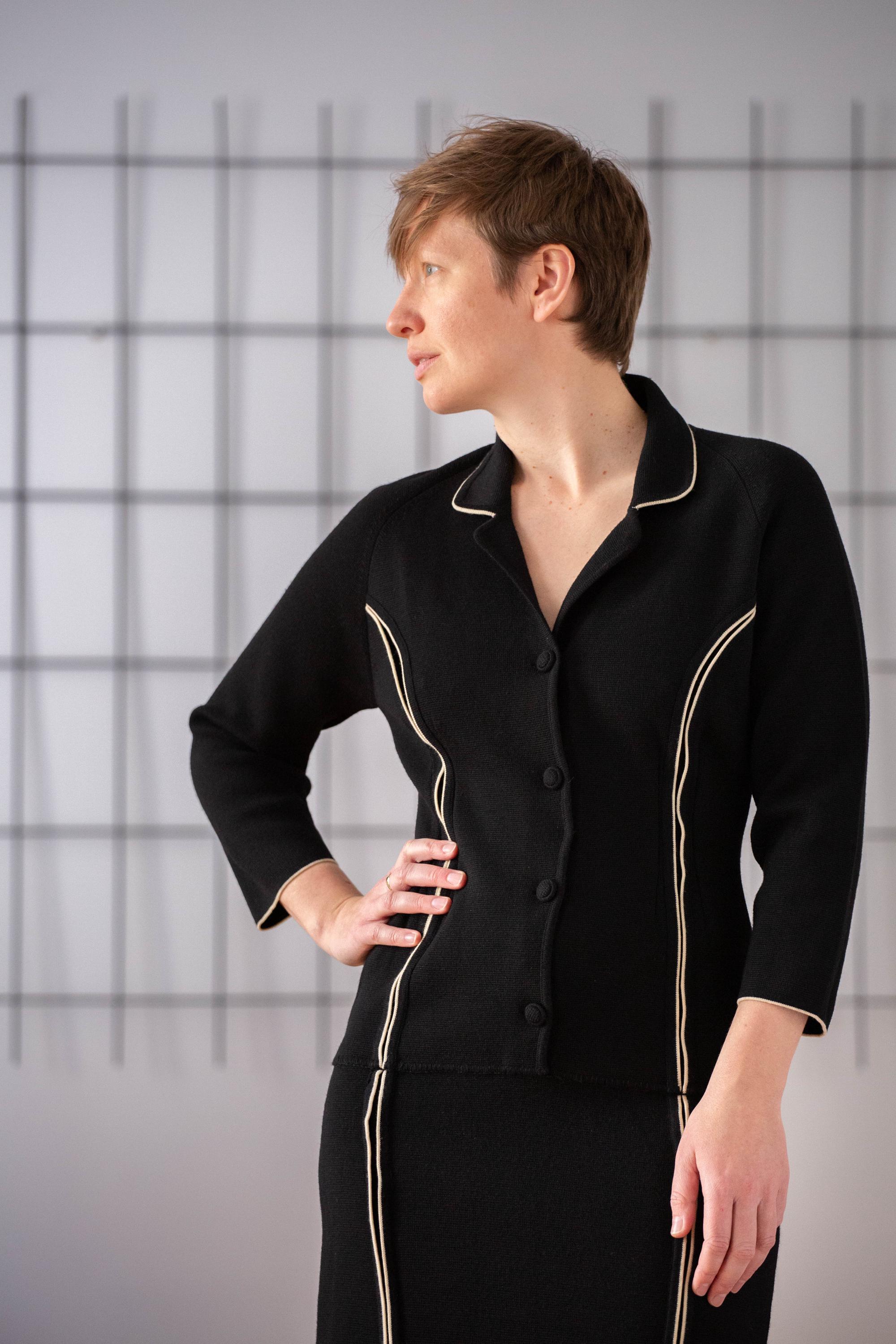 Vintage Pure Wool Knit Dress in Black for Women | Size M | 3