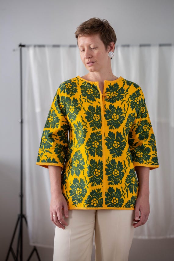 Vintage 1960s Floral Top: 60s Yellow-green Print Shirt, Split Neck