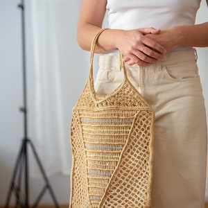 Vintage 1970s Natural Straw Market Bag with Short Handle Medium Size Open Weave Net Tote Bag in Beige. Accessories for Women NVS717 image 10