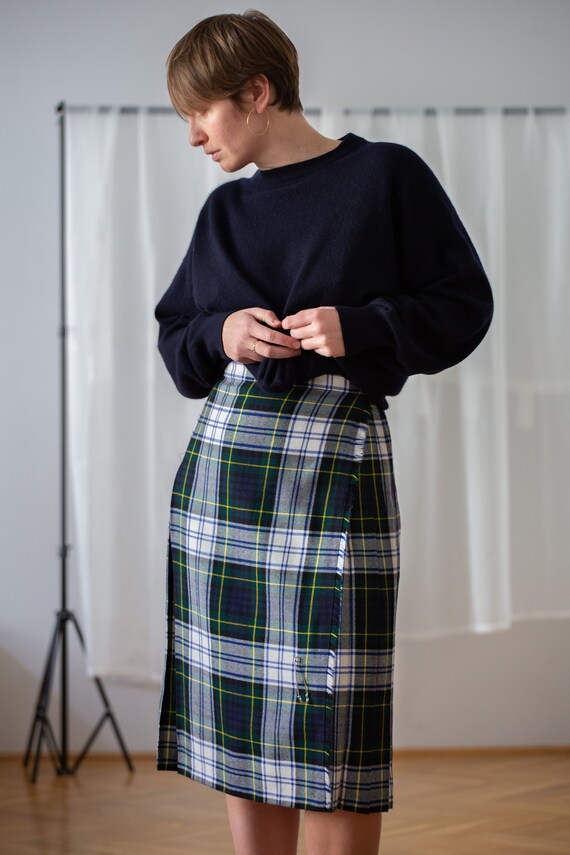 Green navy blue plaid skirt hotsell