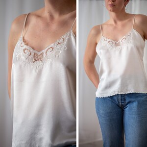 Vintage 100% Silk Cami Top in off White With Floral Hand