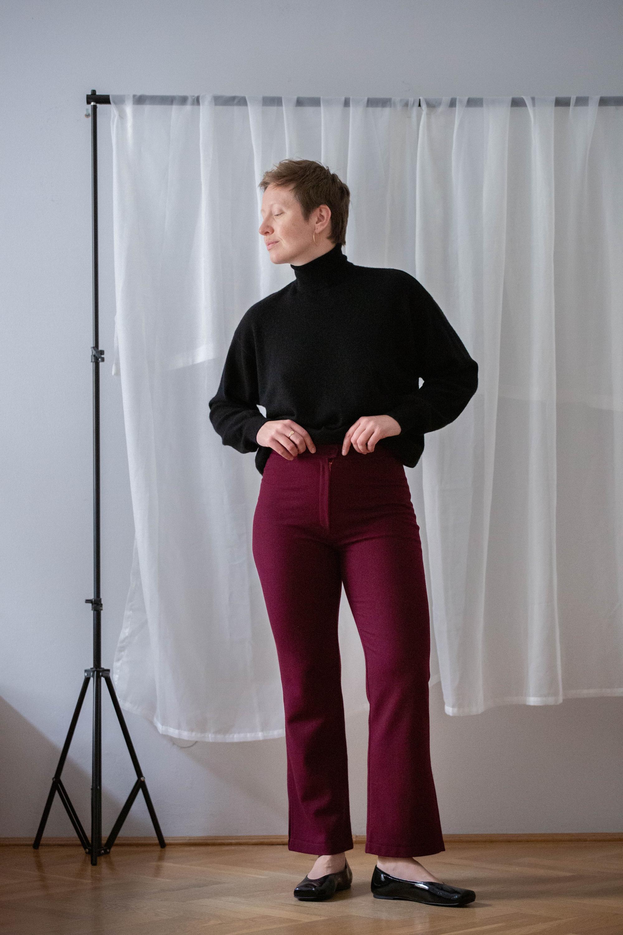 Italian Vintage Wool Trousers: Burgundy Flared Pants (size 36-38